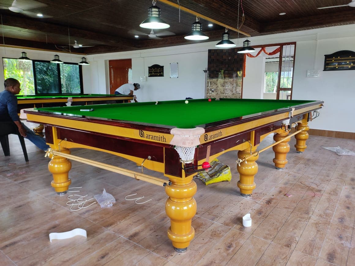 SNOOKER TABLE -GOLD - image 3